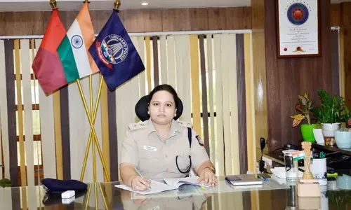 தேனி மாவட்டத்தின் 2-வது பெண் போலீஸ் சூப்பிரண்டாக சினேகா பிரியா பதவி ஏற்பு தேனி மாவட்டத்தின் 2-வது பெண் போலீஸ் சூப்பிரண்டாக சினேகா பிரியா பதவி ஏற்பு