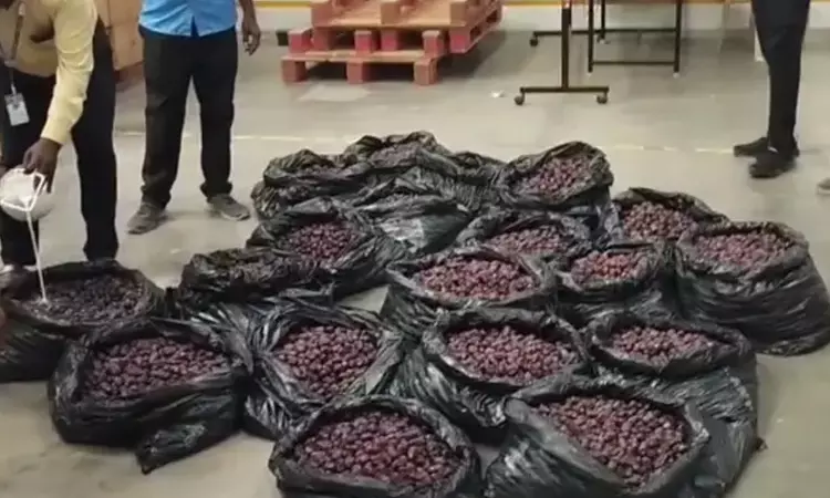 ஆன்லைன் வர்த்தக நிறுவனத்தின் சேமிப்பு கிடங்குகளில் சோதனை; காலாவதியான 278 கிலோ பேரீச்சம் பழம் பறிமுதல்