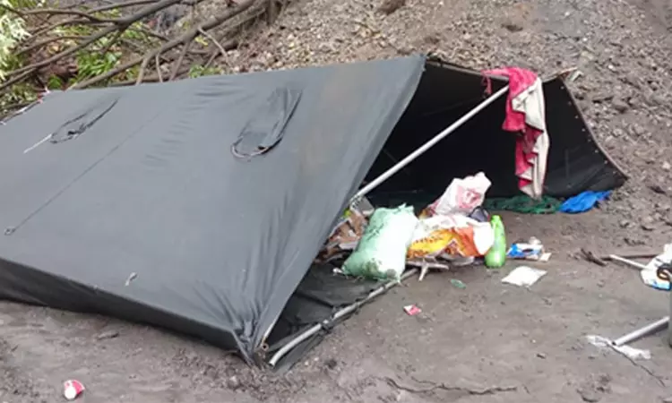 காஷ்மீரில் நிலச்சரிவு நிலச்சரிவில் சிக்கி 2 தொழிலாளர்கள் உயிரிழப்பு