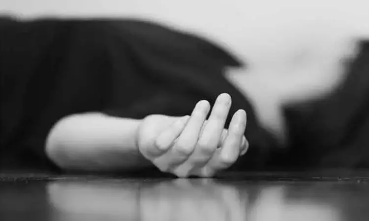 சென்னை: 7-வது மாடியில் இருந்து குதித்து கல்லூரி மாணவர் தற்கொலை சென்னை: 7-வது மாடியில் இருந்து குதித்து கல்லூரி மாணவர் தற்கொலை