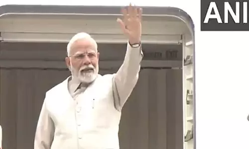 இங்கிலாந்து, மாலத்தீவுக்கு சுற்றுப்பயணம்: டெல்லியில் இருந்து புறப்பட்டார் பிரதமர் மோடி இங்கிலாந்து, மாலத்தீவுக்கு சுற்றுப்பயணம்: டெல்லியில் இருந்து புறப்பட்டார் பிரதமர் மோடி