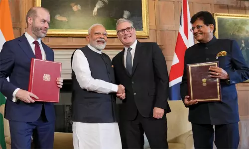 இந்தியா-இங்கிலாந்து இடையே முக்கிய வர்த்தக ஒப்பந்தங்கள் கையெழுத்து இந்தியா-இங்கிலாந்து இடையே முக்கிய வர்த்தக ஒப்பந்தங்கள் கையெழுத்து