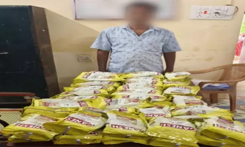தூத்துக்குடியில் 7.8 கிலோ புகையிலை பொருட்கள் பறிமுதல்: மளிகை கடைக்காரர் கைது தூத்துக்குடியில் 7.8 கிலோ புகையிலை பொருட்கள் பறிமுதல்: மளிகை கடைக்காரர் கைது