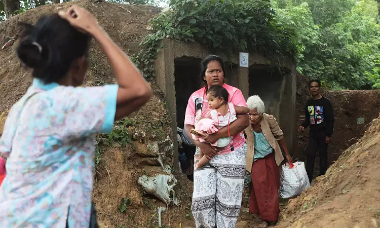 கம்போடியாவுடன் மோதல்: தாய்லாந்தில் அவசர நிலை பிரகடனம்