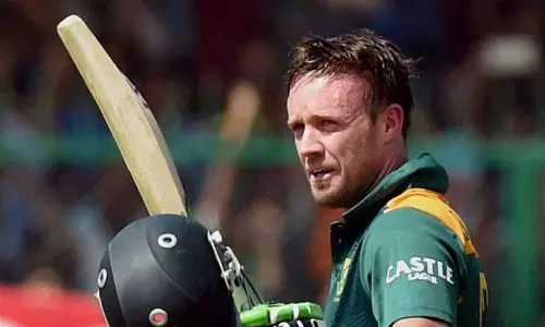 லெஜெண்ட்ஸ் லீக்: அதிரடியில் பட்டையை கிளப்பிய டி வில்லியர்ஸ் .. இங்கிலாந்து அணியை வீழ்த்திய தென் ஆப்பிரிக்கா