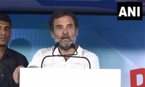 ராகுல் காந்திக்கு எதிரான வழக்கு விசாரணைக்கு தடை நீட்டிப்பு- சுப்ரீம் கோர்ட்டு ராகுல் காந்திக்கு எதிரான வழக்கு விசாரணைக்கு தடை நீட்டிப்பு- சுப்ரீம் கோர்ட்டு