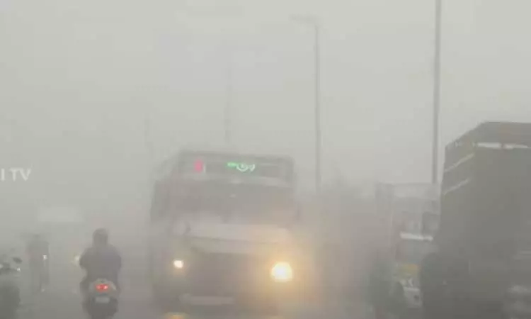 ஊட்டியில் கடும் பனிமூட்டம் - பொதுமக்கள் அவதி