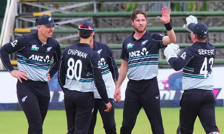 முத்தரப்பு டி20 தொடர் இறுதிப்போட்டி: தென் ஆப்பிரிக்க அணியை வீழ்த்தி நியூசிலாந்து திரில் வெற்றி