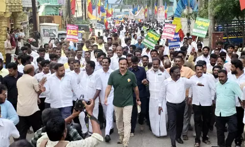 அன்புமணியின் நடைபயணம் திட்டமிட்டபடி தொடரும்: வழக்கறிஞர் பாலு தகவல்