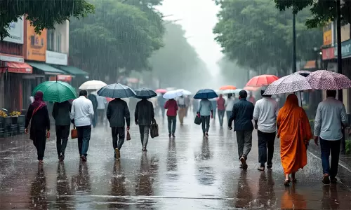 தமிழகத்தின் 5 மாவட்டங்களில் இன்று கனமழைக்கு வாய்ப்பு தமிழகத்தின் 5 மாவட்டங்களில் இன்று கனமழைக்கு வாய்ப்பு