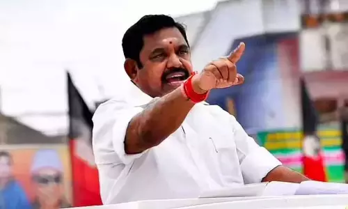தமிழகத்தில் காவல்துறையினருக்கே பாதுகாப்பு இல்லை - எடப்பாடி பழனிசாமி குற்றச்சாட்டு தமிழகத்தில் காவல்துறையினருக்கே பாதுகாப்பு இல்லை - எடப்பாடி பழனிசாமி குற்றச்சாட்டு
