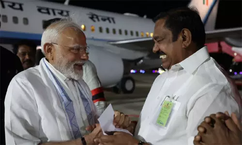 பிரதமர் மோடியுடன் எடப்பாடி பழனிசாமி சந்திப்பு பிரதமர் மோடியுடன் எடப்பாடி பழனிசாமி சந்திப்பு