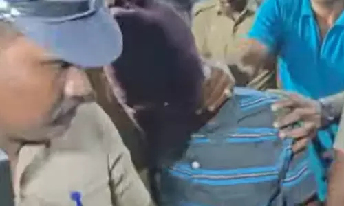 திருவள்ளூர் சிறுமி பாலியல் வழக்கு: கைதான வாலிபருக்கு 15 நாள் நீதிமன்ற காவல் திருவள்ளூர் சிறுமி பாலியல் வழக்கு: கைதான வாலிபருக்கு 15 நாள் நீதிமன்ற காவல்
