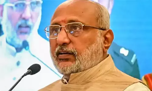 தாய்மொழி பிடிக்கும் என்பதற்காக பிற மொழிகளை வெறுக்க கூடாது- மராட்டிய கவர்னர் சி.பி.ராதாகிருஷ்ணன் தாய்மொழி பிடிக்கும் என்பதற்காக பிற மொழிகளை வெறுக்க கூடாது- மராட்டிய கவர்னர் சி.பி.ராதாகிருஷ்ணன்