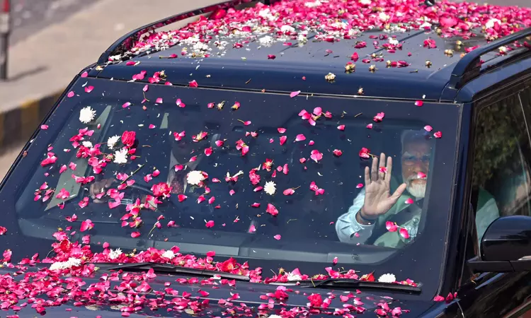 திருச்சி தனியார் ஓட்டலில் இருந்து புறப்பட்டார்... ... கங்கைகொண்ட சோழீசுவரர் கோவிலில் பிரதமர் மோடி சாமி தரிசனம்...!