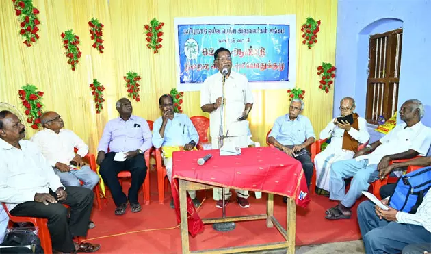 வந்தேபாரத் ரெயிலுக்கு இணைப்பு ரெயில் இயக்க வேண்டும்: ஓய்வு பெற்ற அலுவலர்கள் சங்கம் கோரிக்கை