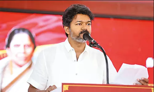 தவெகவுக்கு களங்கம் ஏற்படுத்தும் விதமாக செயல்படக்கூடாது: கட்சியினருக்கு, தலைமை அறிவுரை தவெகவுக்கு களங்கம் ஏற்படுத்தும் விதமாக செயல்படக்கூடாது: கட்சியினருக்கு, தலைமை அறிவுரை