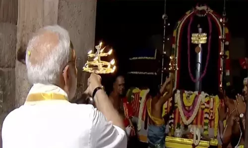 கங்கைகொண்ட சோழீசுவரர் கோவிலில் பிரதமர் மோடி சாமி தரிசனம்...!