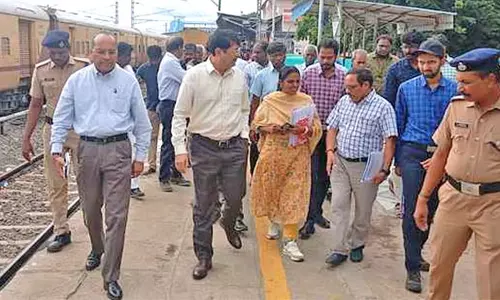 செந்தூர் எக்ஸ்பிரசில் 24 பெட்டிகள் இணைக்கப்படும்: ரெயில்வே பொதுமேலாளர் ஆர்.என்.சிங் தகவல் செந்தூர் எக்ஸ்பிரசில் 24 பெட்டிகள் இணைக்கப்படும்: ரெயில்வே பொதுமேலாளர் ஆர்.என்.சிங் தகவல்