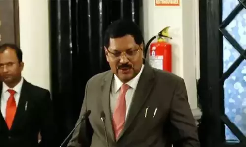 மக்களுக்கு விழிப்புணர்வு இல்லாவிட்டால் உரிமைகளால் எந்த பயனும் இல்லை - சுப்ரீம் கோர்ட்டு தலைமை நீதிபதி மக்களுக்கு விழிப்புணர்வு இல்லாவிட்டால் உரிமைகளால் எந்த பயனும் இல்லை - சுப்ரீம் கோர்ட்டு தலைமை நீதிபதி