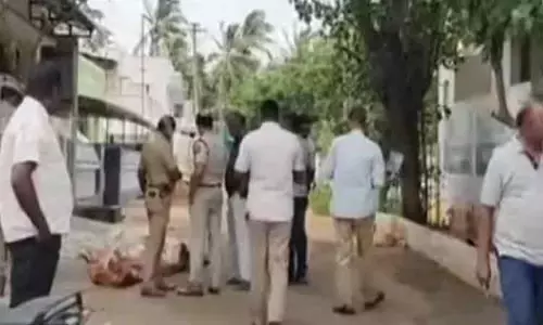 காதல் விவகாரம்: நெல்லையில் வாலிபர் வெட்டிக்கொலை காதல் விவகாரம்: நெல்லையில் வாலிபர் வெட்டிக்கொலை