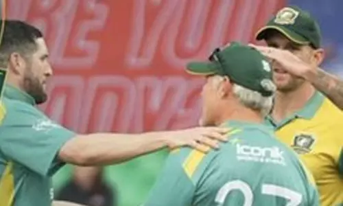 லெஜெண்ட்ஸ் லீக்: ஆஸ்திரேலிய அணியை வீழ்த்தி தென் ஆப்பிரிக்கா அபார வெற்றி