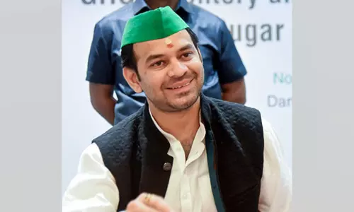 கட்சி, குடும்பத்தில் இருந்து லாலு பிரசாத் ஒதுக்கியதால் சுயேச்சையாக போட்டியிட தேஜ் பிரதாப் முடிவு கட்சி, குடும்பத்தில் இருந்து லாலு பிரசாத் ஒதுக்கியதால் சுயேச்சையாக போட்டியிட தேஜ் பிரதாப் முடிவு