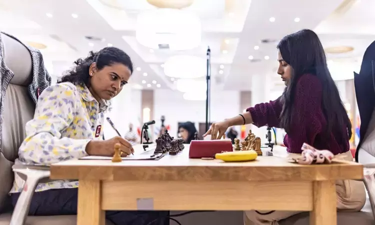 மகளிர் உலகக் கோப்பை செஸ் இறுதிப்போட்டி: ஹம்பி-திவ்யா மோதிய 2-வது ஆட்டமும் டிரா