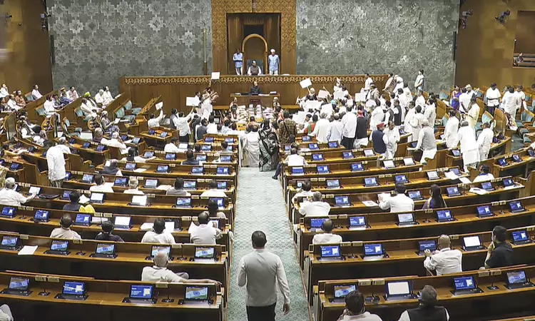 மக்களவையில் ஆபரேஷன் சிந்தூர் குறித்து விவாதம்; எதிர்க்கட்சிகள் அமளியால் அவை ஒத்திவைப்பு