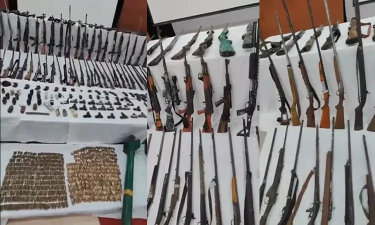 மணிப்பூர்: போலீசாரின் கூட்டு தேடுதல் வேட்டையில் ஆயுத குவியல்கள் பறிமுதல் மணிப்பூர்: போலீசாரின் கூட்டு தேடுதல் வேட்டையில் ஆயுத குவியல்கள் பறிமுதல்