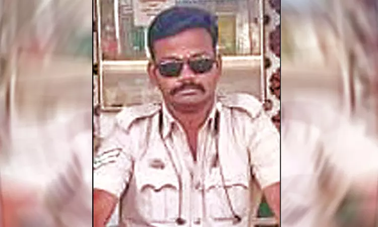 பல பெண்களுடன் தொடர்பில் இருந்த போலீஸ் ஏட்டு.. மனைவி எடுத்த அதிரடி முடிவு