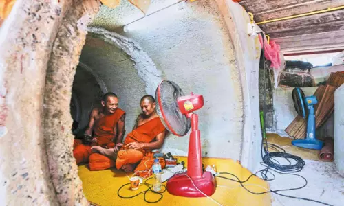 தாய்லாந்து- கம்போடியா அமைதி பேச்சுவார்த்தை: சண்டை நிறுத்தம் ஏற்படுமா? தாய்லாந்து- கம்போடியா அமைதி பேச்சுவார்த்தை: சண்டை நிறுத்தம் ஏற்படுமா?