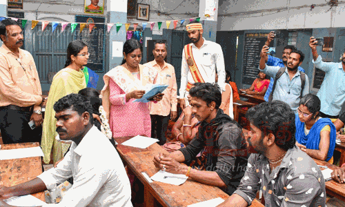 கிராம உதவியாளர் வேலை...திண்டுக்கல் மாவட்டத்தில் 16 பணியிடங்கள்.. விண்ணப்பிப்பது எப்படி? கிராம உதவியாளர் வேலை...திண்டுக்கல் மாவட்டத்தில் 16 பணியிடங்கள்.. விண்ணப்பிப்பது எப்படி?
