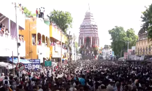 ஸ்ரீவில்லிபுத்தூர் ஆண்டாள் கோவில் தேரோட்டம் கோலாகலம் ஸ்ரீவில்லிபுத்தூர் ஆண்டாள் கோவில் தேரோட்டம் கோலாகலம்
