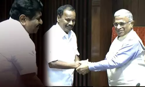 மாநிலங்களவையில் அதிமுக எம்.பி.க்கள் பதவியேற்பு மாநிலங்களவையில் அதிமுக எம்.பி.க்கள் பதவியேற்பு