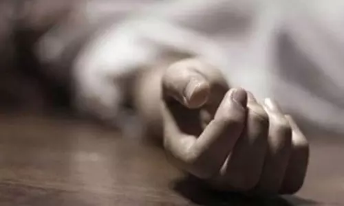 கடன் வாங்கிய நண்பர் மரணம்: நிதி நிறுவனம் செய்த செயலால் என்.எல்.சி. ஊழியர் எடுத்த விபரீத முடிவு கடன் வாங்கிய நண்பர் மரணம்: நிதி நிறுவனம் செய்த செயலால் என்.எல்.சி. ஊழியர் எடுத்த விபரீத முடிவு