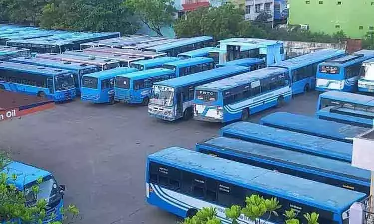 புதுச்சேரி:  அரசுடனான போக்குவரத்து ஊழியர்களின் பேச்சுவார்த்தை தோல்வி; வேலை நிறுத்தம் தொடரும்..?