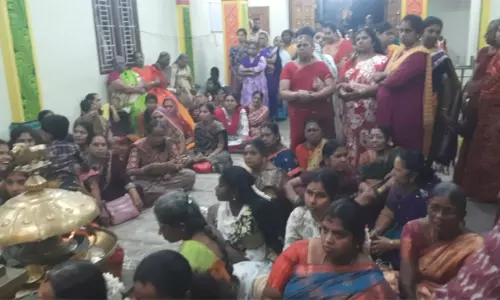 ஆடி 2-வது செவ்வாய்: கன்னியாகுமரி அம்மன் கோவில்களில் தரிசனம் செய்ய குவிந்த பெண் பக்தர்கள் ஆடி 2-வது செவ்வாய்: கன்னியாகுமரி அம்மன் கோவில்களில் தரிசனம் செய்ய குவிந்த பெண் பக்தர்கள்