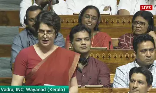 பஹல்காம் தாக்குதலுக்கு பொறுப்பேற்று மத்திய மந்திரி அமித்ஷா பதவி விலகுவாரா? பிரியங்கா காந்தி கேள்வி பஹல்காம் தாக்குதலுக்கு பொறுப்பேற்று மத்திய மந்திரி அமித்ஷா பதவி விலகுவாரா? பிரியங்கா காந்தி கேள்வி