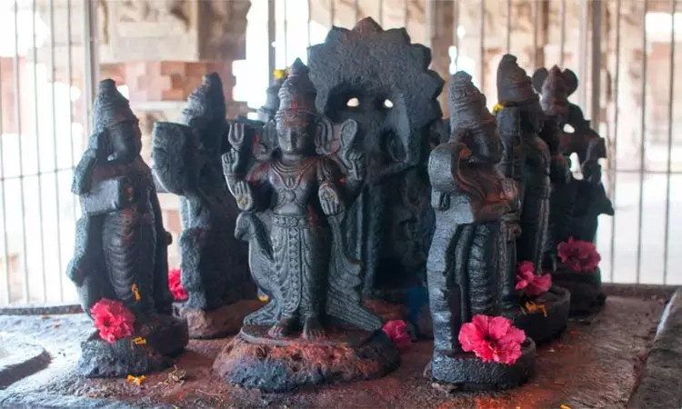 நவக்கிரக வழிபாடும் பலன்களும் நவக்கிரக வழிபாடும் பலன்களும்