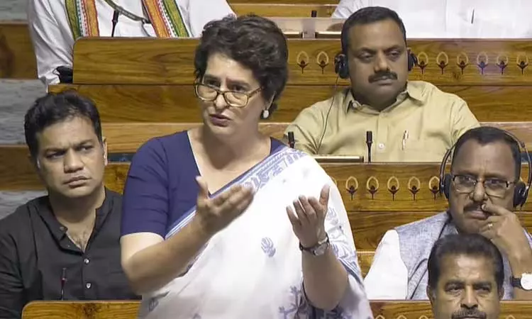 வயநாடு நிலச்சரிவில் பாதிக்கப்பட்டவர்களின் கடன்களை தள்ளுபடி செய்ய வேண்டும் - பிரியங்கா காந்தி வலியுறுத்தல்