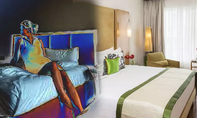 ஓட்டலில் தங்கி இளம்பெண்ணுடன் உல்லாசம்: மறுநாள் காலையில் கண் விழித்து பார்த்த தொழில் அதிபருக்கு காத்திருந்த அதிர்ச்சி