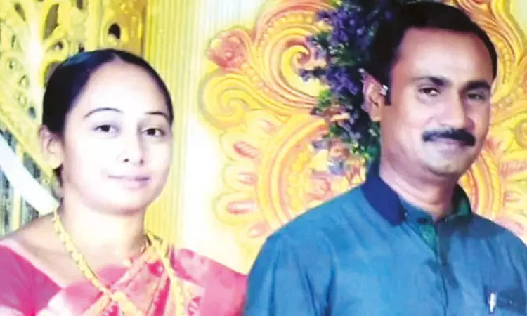 மகன் உயிரிழப்பு: துக்கத்தில் பெற்றோர் எடுத்த விபரீத முடிவு - உறவினர்களுக்கு வாட்ஸ்-அப் மெசேஜ்