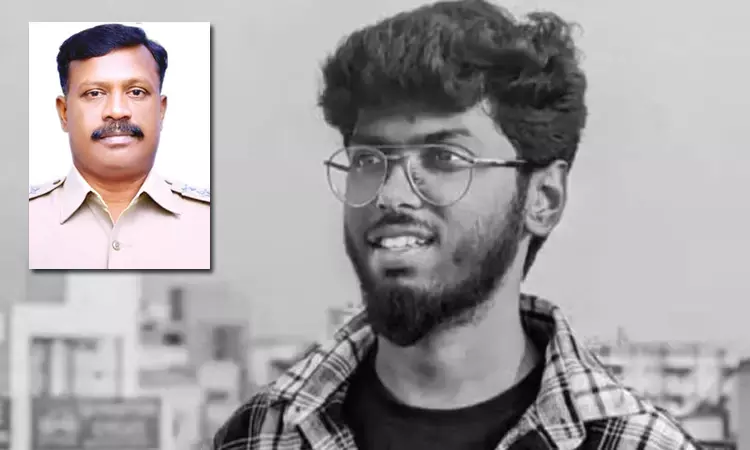 நெல்லை கவின் கொலை வழக்கு: சுர்ஜித்தின் தந்தையான சப்-இன்ஸ்பெக்டர் கைது நெல்லை கவின் கொலை வழக்கு: சுர்ஜித்தின் தந்தையான சப்-இன்ஸ்பெக்டர் கைது