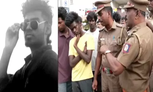 சென்னையில் கார் ஏற்றி மாணவர் கொலை - மேலும் ஒருவர் கைது சென்னையில் கார் ஏற்றி மாணவர் கொலை - மேலும் ஒருவர் கைது