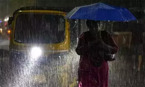 18 மாவட்டங்களில் நள்ளிரவு 1 மணி வரை மழைக்கு வாய்ப்பு 18 மாவட்டங்களில் நள்ளிரவு 1 மணி வரை மழைக்கு வாய்ப்பு