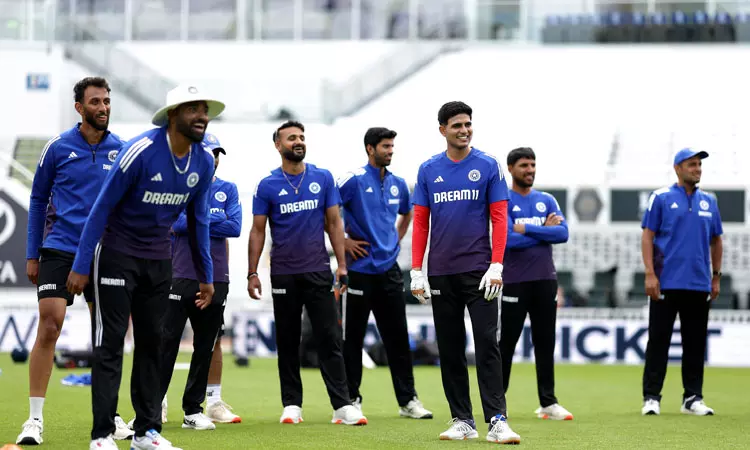 5-வது டெஸ்ட்: இந்திய அணியின் பிளேயிங் லெவனில் 4 மாற்றங்கள் 5-வது டெஸ்ட்: இந்திய அணியின் பிளேயிங் லெவனில் 4 மாற்றங்கள்