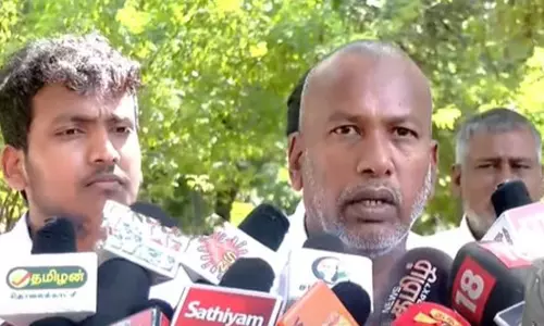 சமூக வலைதளங்களில் என் மகளை தவறாக சித்தரிக்கின்றனர் - ரிதன்யாவின் தந்தை புகார் சமூக வலைதளங்களில் என் மகளை தவறாக சித்தரிக்கின்றனர் - ரிதன்யாவின் தந்தை புகார்