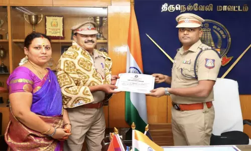 36 ஆண்டுகள் பணியாற்றி ஓய்வு பெற்ற சப்-இன்ஸ்பெக்டர்: திருநெல்வேலி எஸ்.பி. பாராட்டு 36 ஆண்டுகள் பணியாற்றி ஓய்வு பெற்ற சப்-இன்ஸ்பெக்டர்: திருநெல்வேலி எஸ்.பி. பாராட்டு