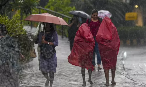 6 மாவட்டங்களில் இன்று கனமழைக்கு வாய்ப்பு 6 மாவட்டங்களில் இன்று கனமழைக்கு வாய்ப்பு